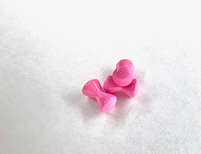 Aqua Flies Intruder Eyes – 4mm in fluorescent salmon pink, great for attractor patterns and soft-colored winter steelhead flies.