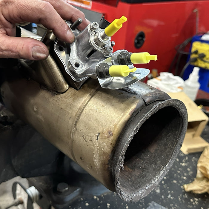 RPrre-epair Diesel DEF Doser Decomp Reactor Tube Mounting Bolt