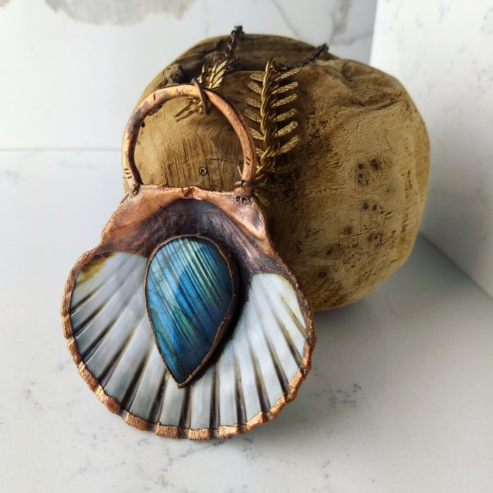 Scallop and Labradorite Copper Electroformed Necklace - Minxes' Trinkets
