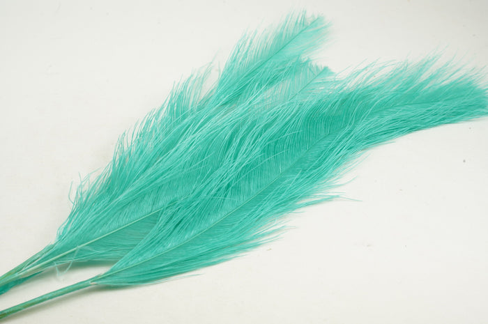 UV2 Raptor Hackle in minnow blue – soft, shimmering blue hackle designed to mimic baitfish tones, ideal for streamers and predator flies.